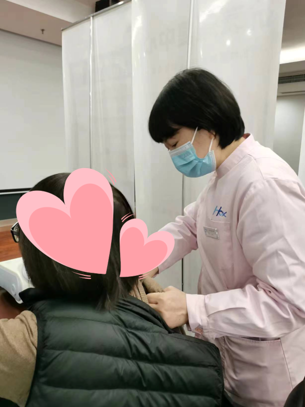 久久卫宫·关爱女性保护子宫健康公益行走进重庆市血液中心